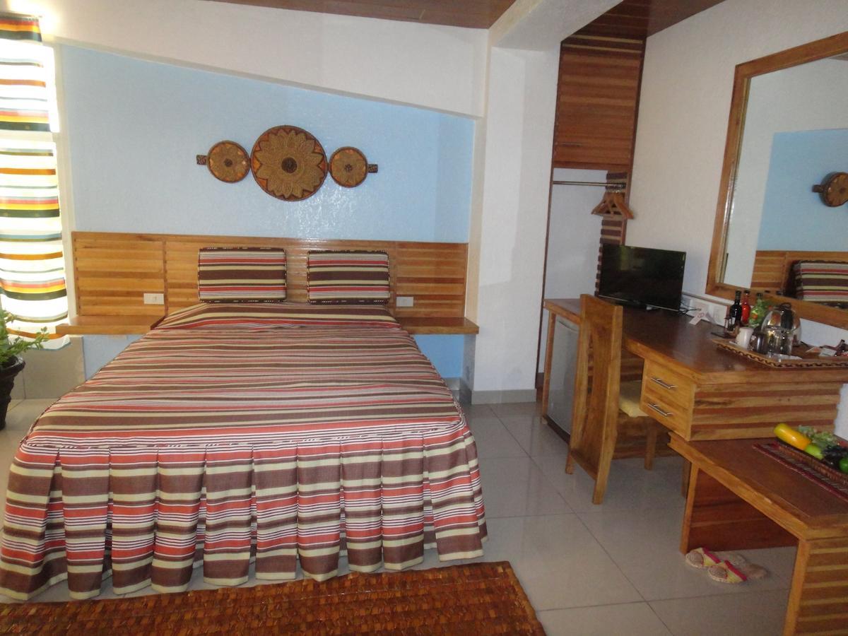 Citi Hotel Hilongos Екстериор снимка